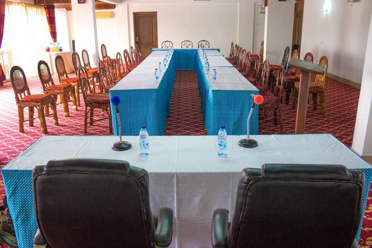 Hotel Azur ياوندي المظهر الخارجي الصورة