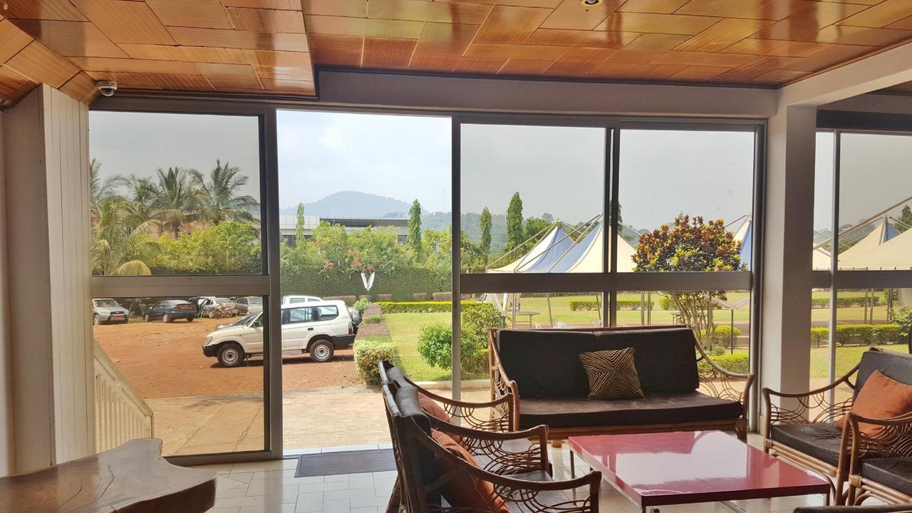Hotel Azur ياوندي المظهر الخارجي الصورة