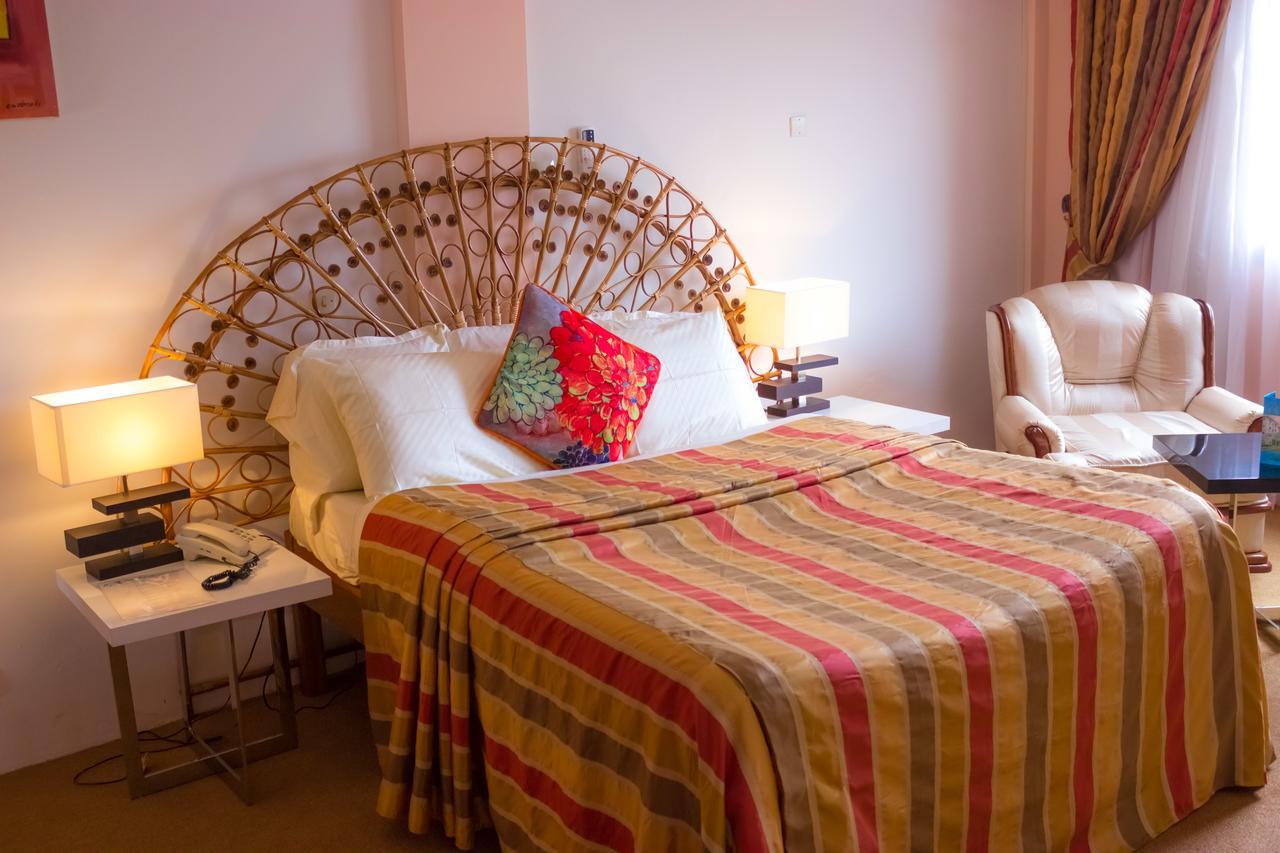 Hotel Azur ياوندي المظهر الخارجي الصورة