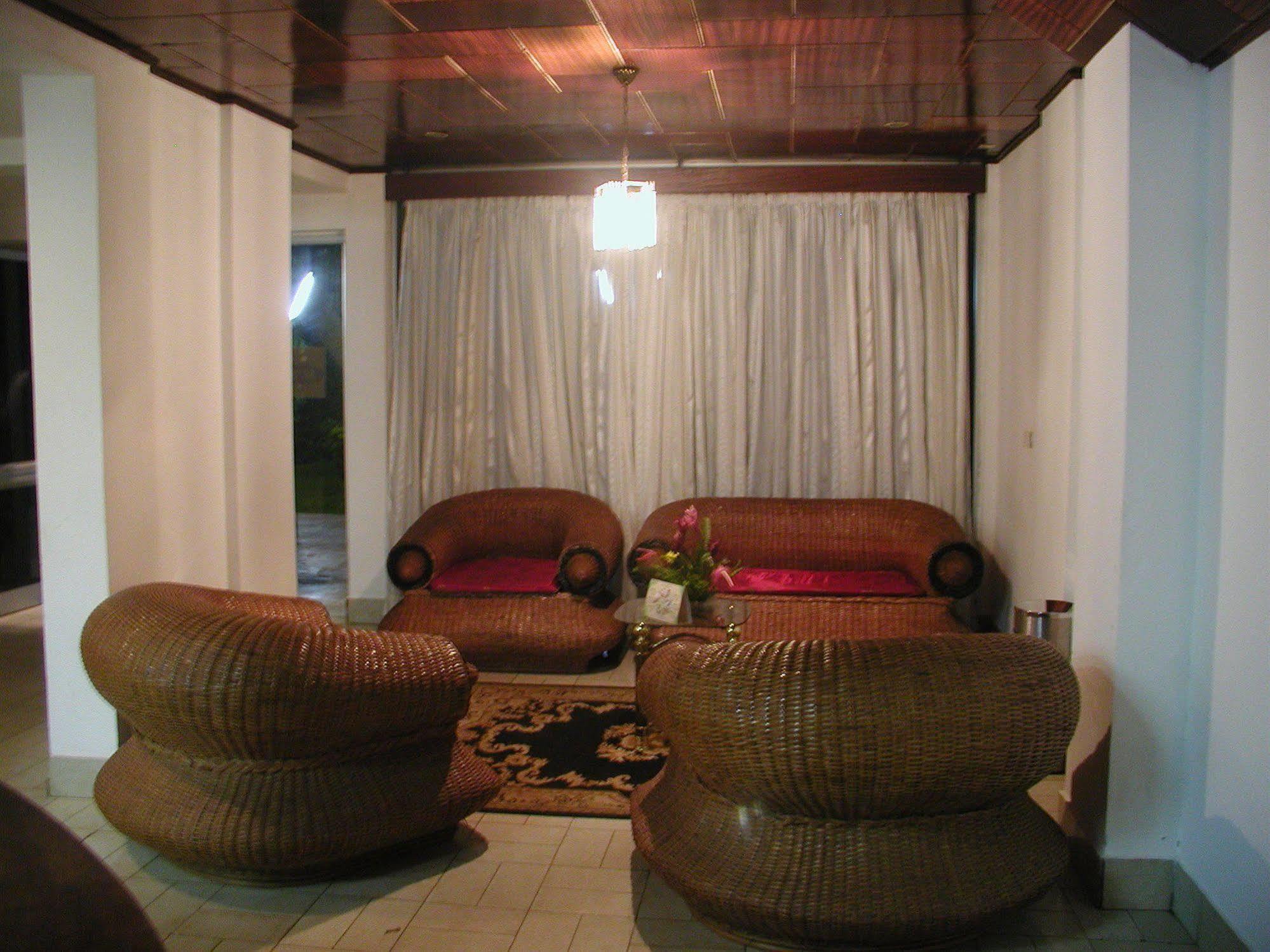Hotel Azur ياوندي المظهر الخارجي الصورة