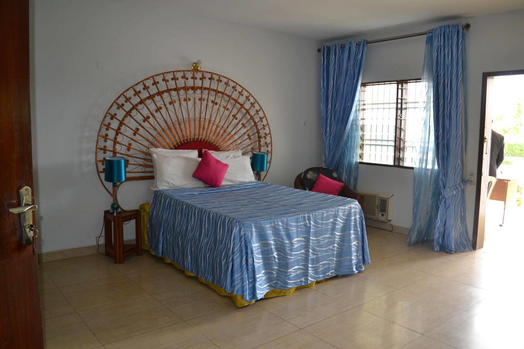 Hotel Azur ياوندي المظهر الخارجي الصورة