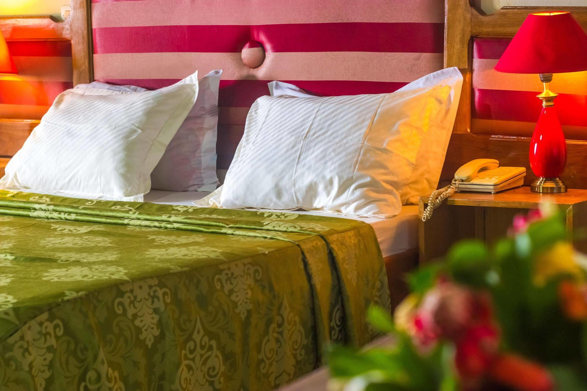 Hotel Azur ياوندي المظهر الخارجي الصورة